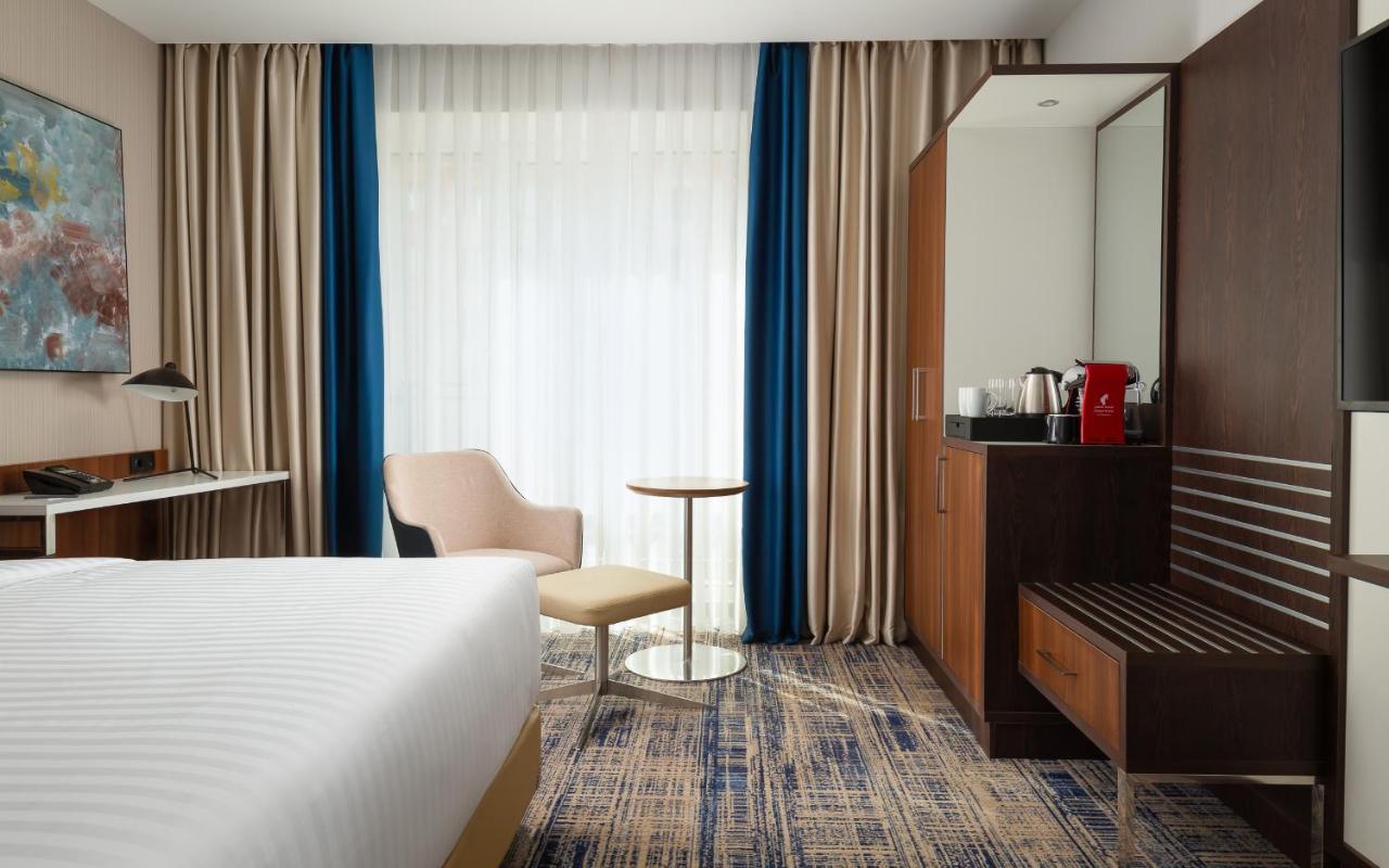 Courtyard By Marriott Tashkent Hotel Bagian luar foto