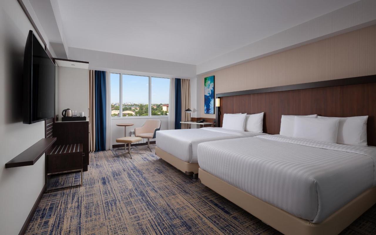 Courtyard By Marriott Tashkent Hotel Bagian luar foto