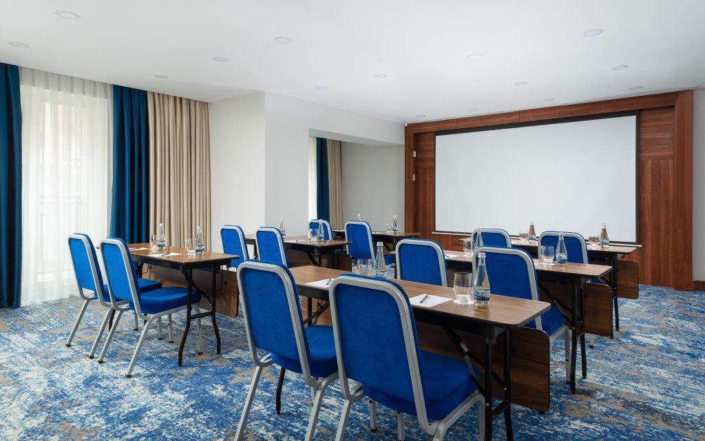 Courtyard By Marriott Tashkent Hotel Bagian luar foto