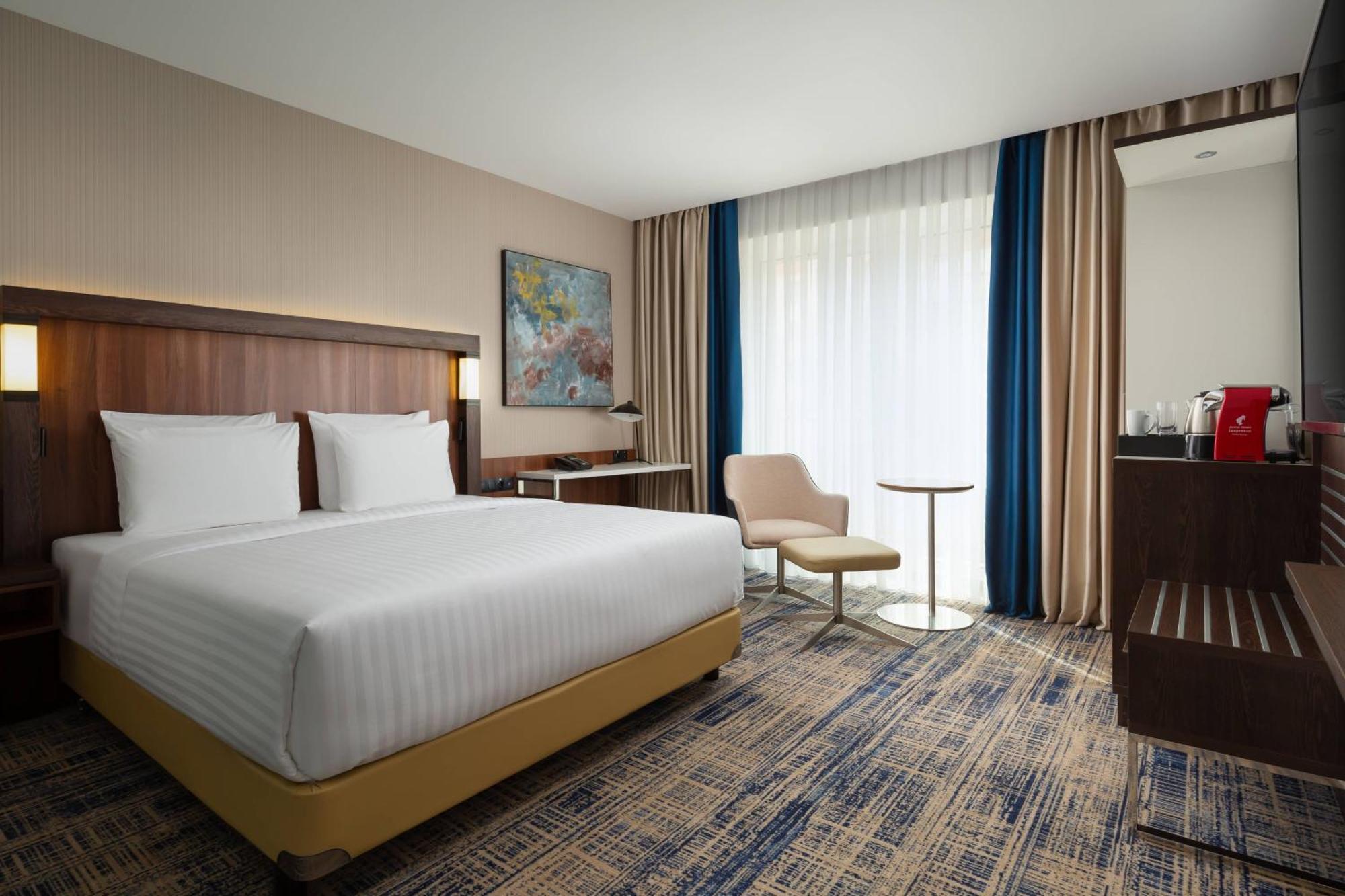 Courtyard By Marriott Tashkent Hotel Bagian luar foto