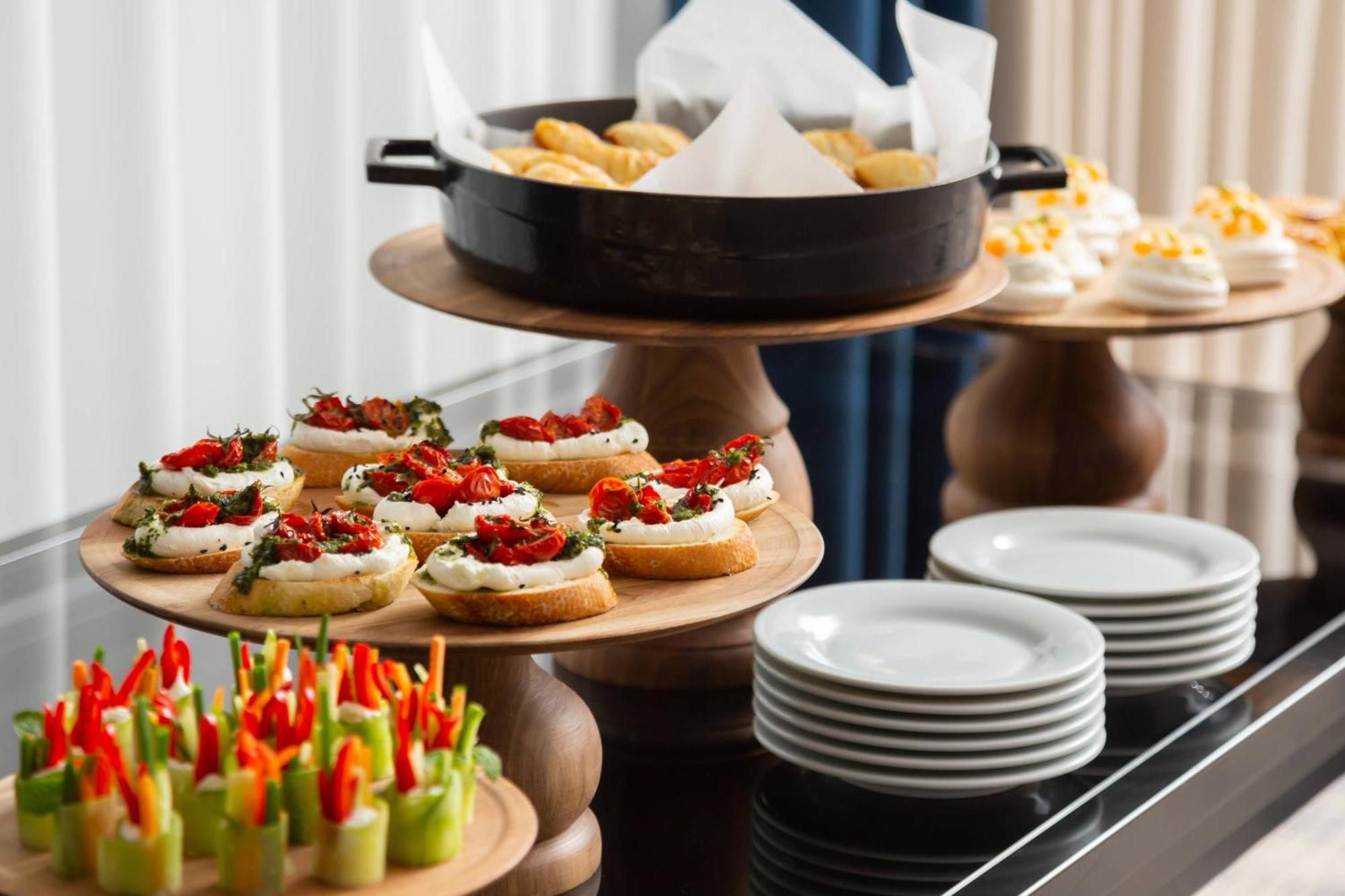Courtyard By Marriott Tashkent Hotel Bagian luar foto