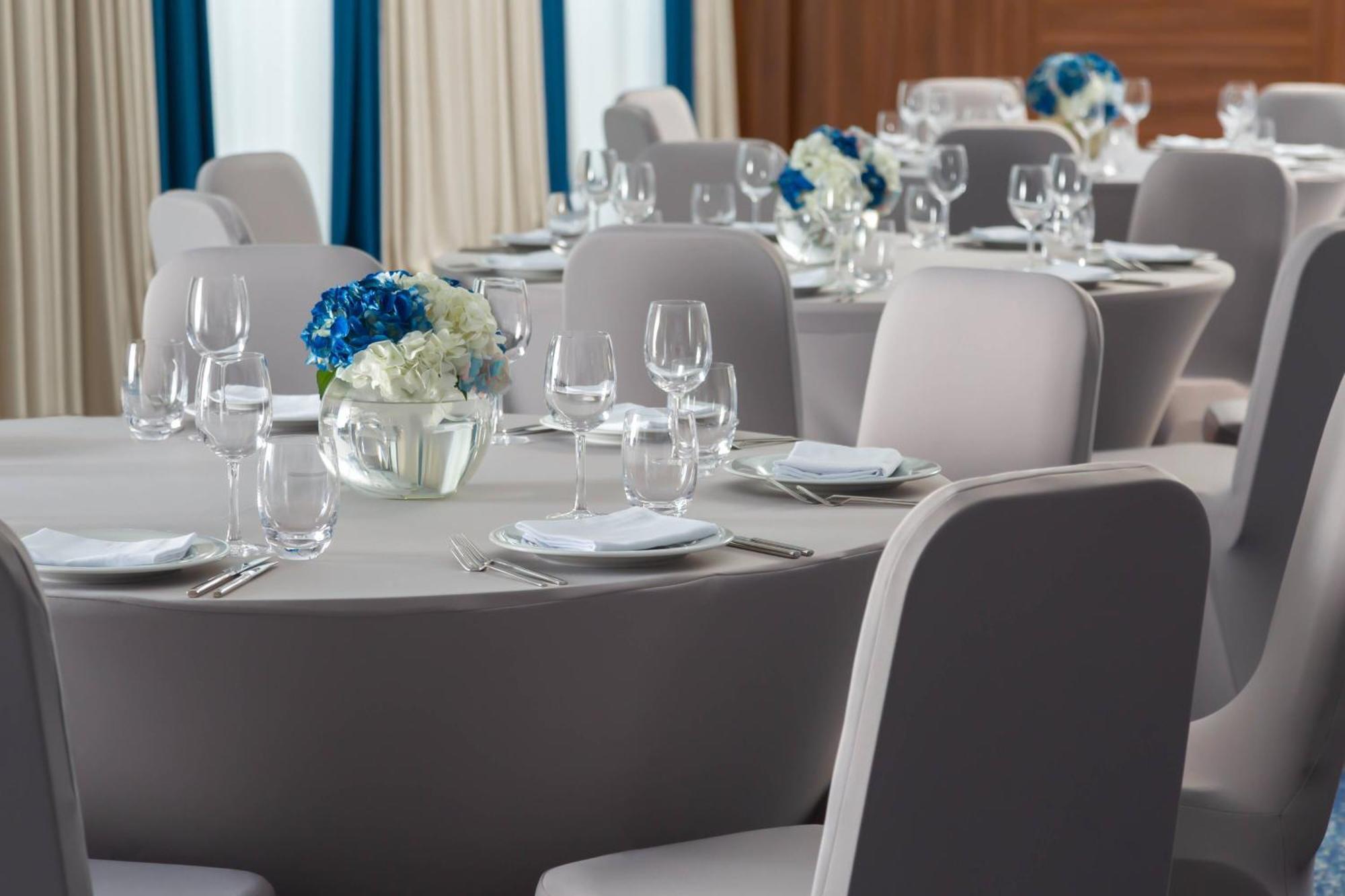 Courtyard By Marriott Tashkent Hotel Bagian luar foto