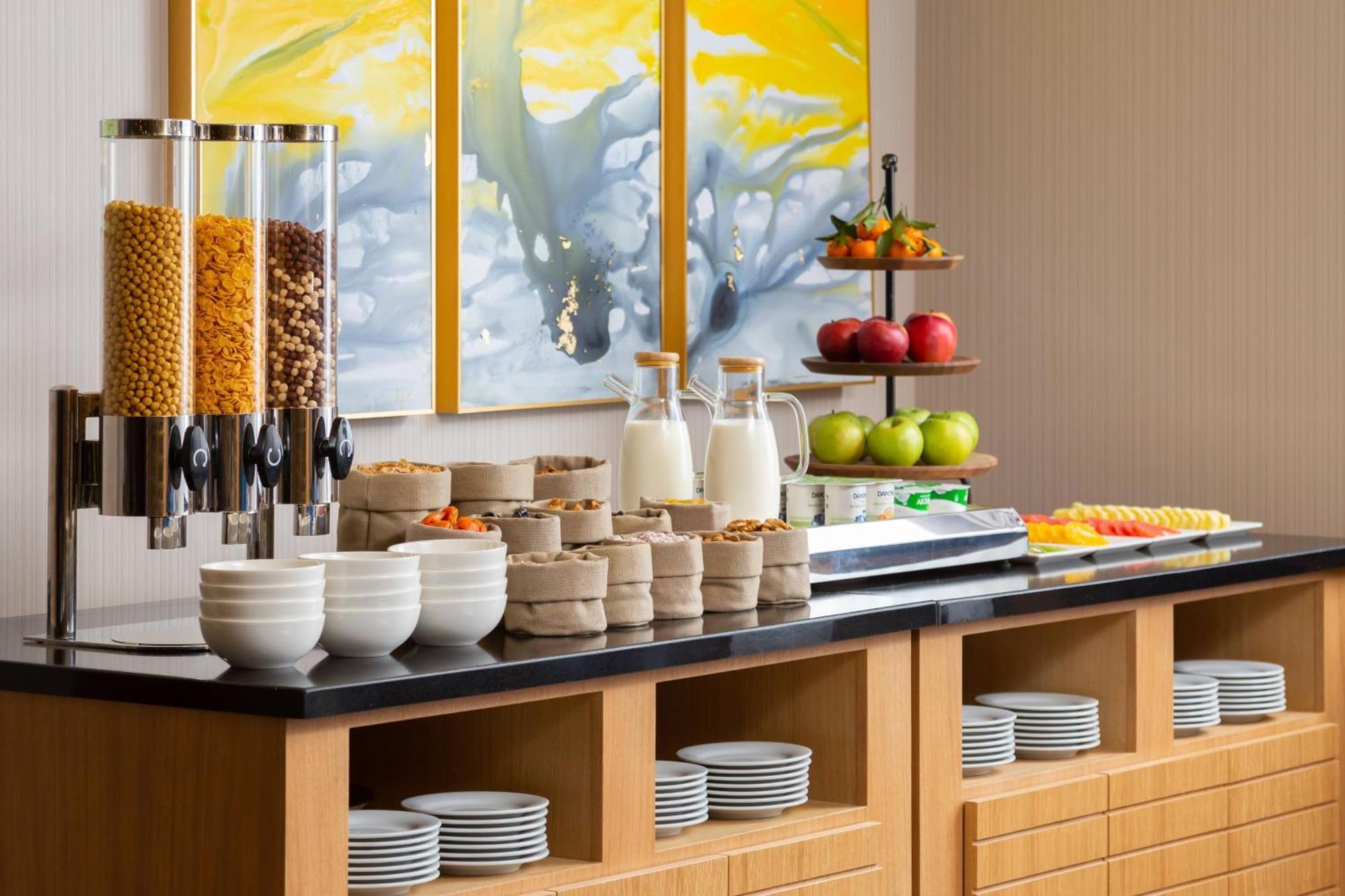 Courtyard By Marriott Tashkent Hotel Bagian luar foto