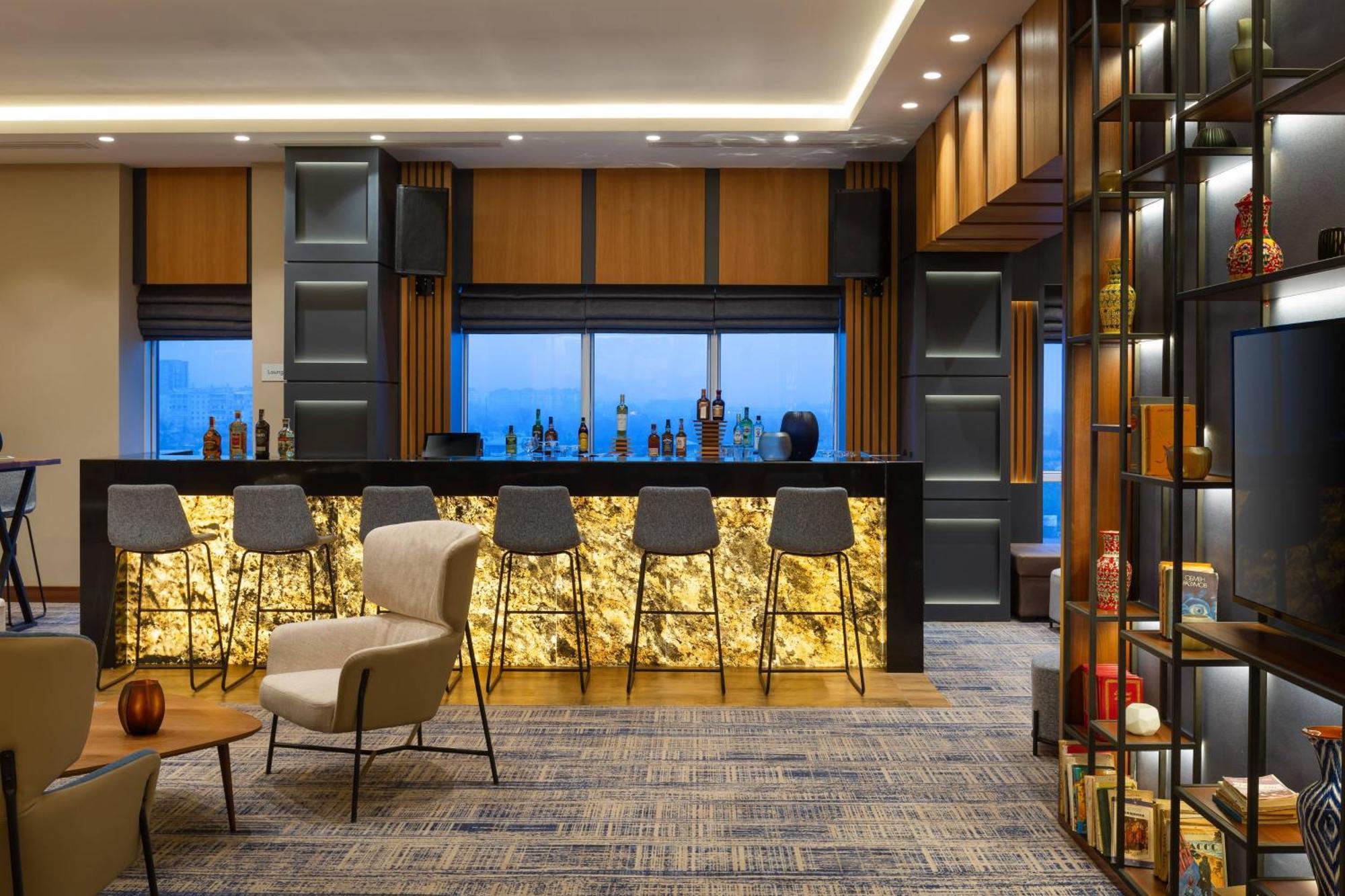 Courtyard By Marriott Tashkent Hotel Bagian luar foto