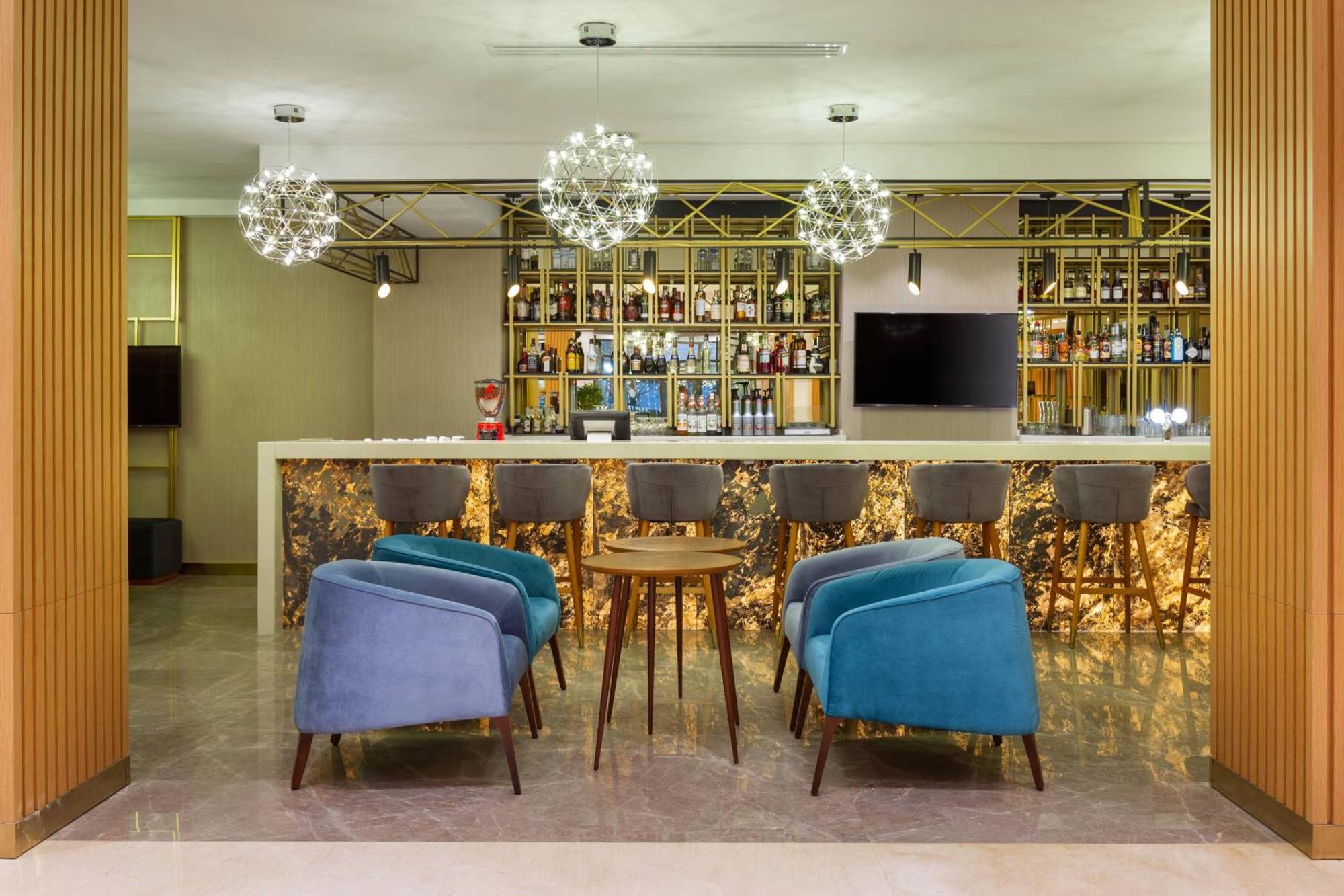 Courtyard By Marriott Tashkent Hotel Bagian luar foto
