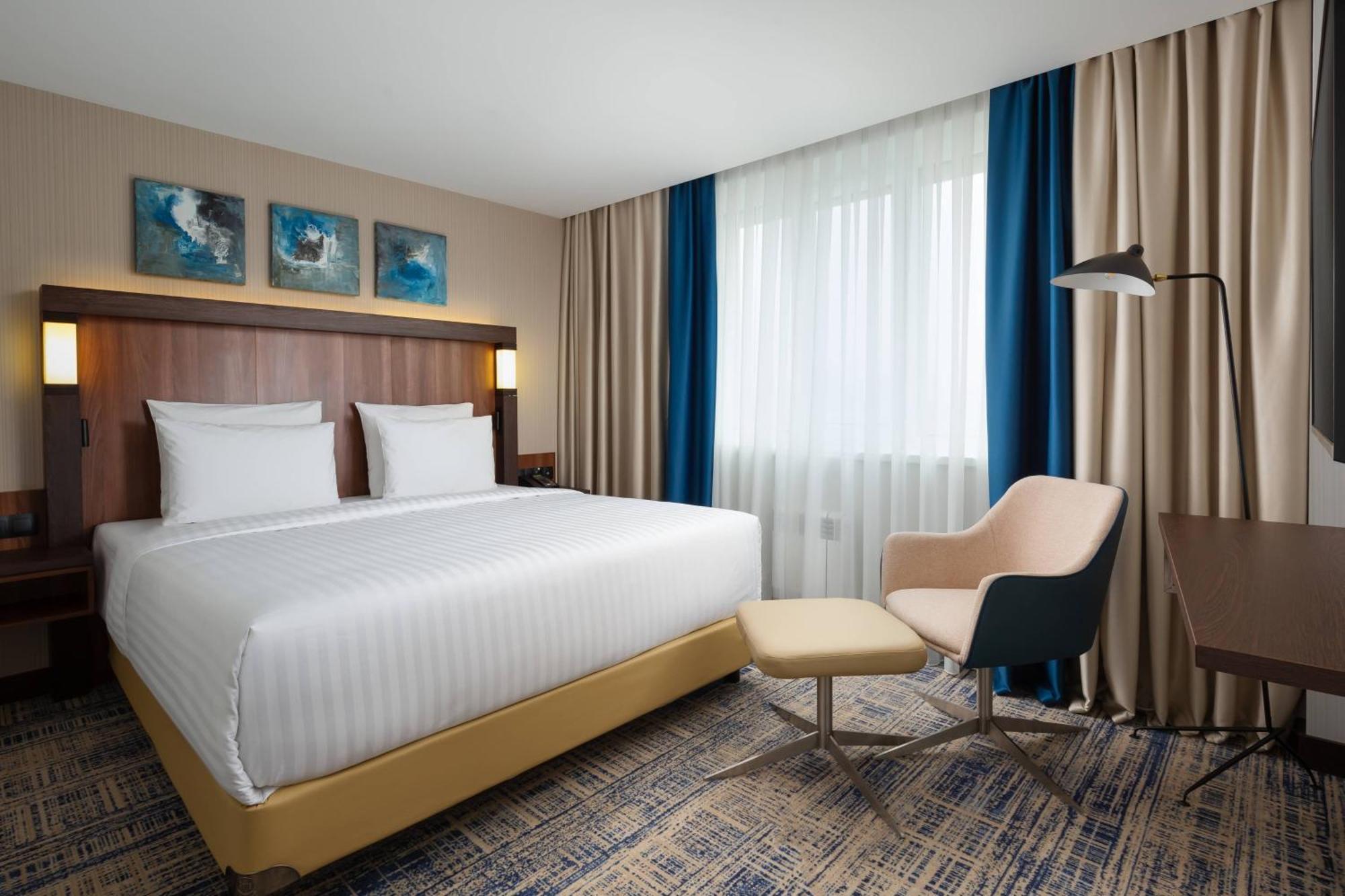 Courtyard By Marriott Tashkent Hotel Bagian luar foto