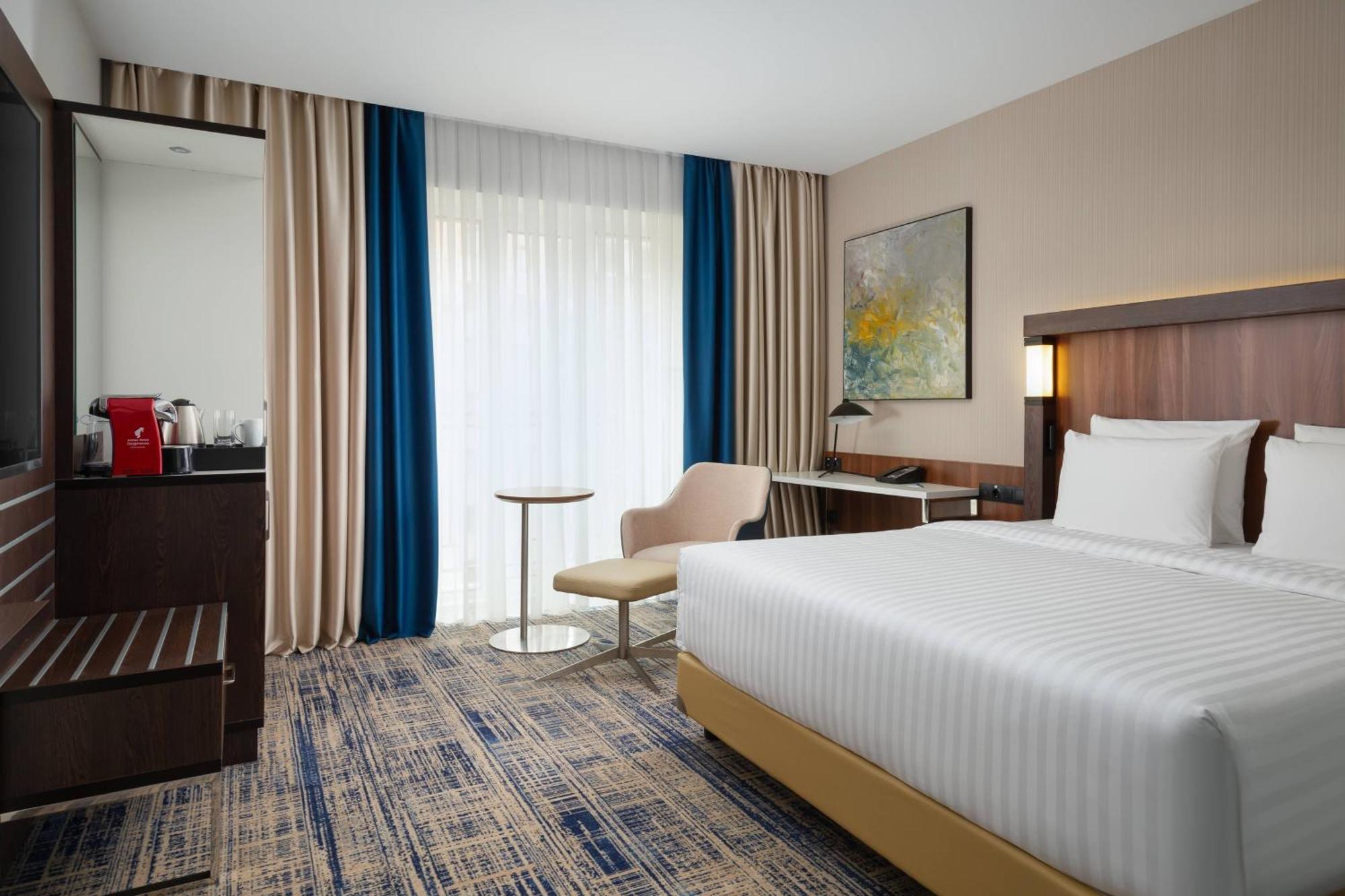 Courtyard By Marriott Tashkent Hotel Bagian luar foto
