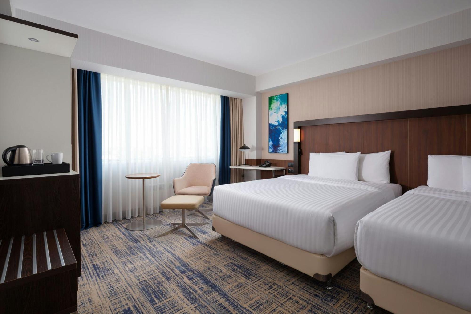 Courtyard By Marriott Tashkent Hotel Bagian luar foto
