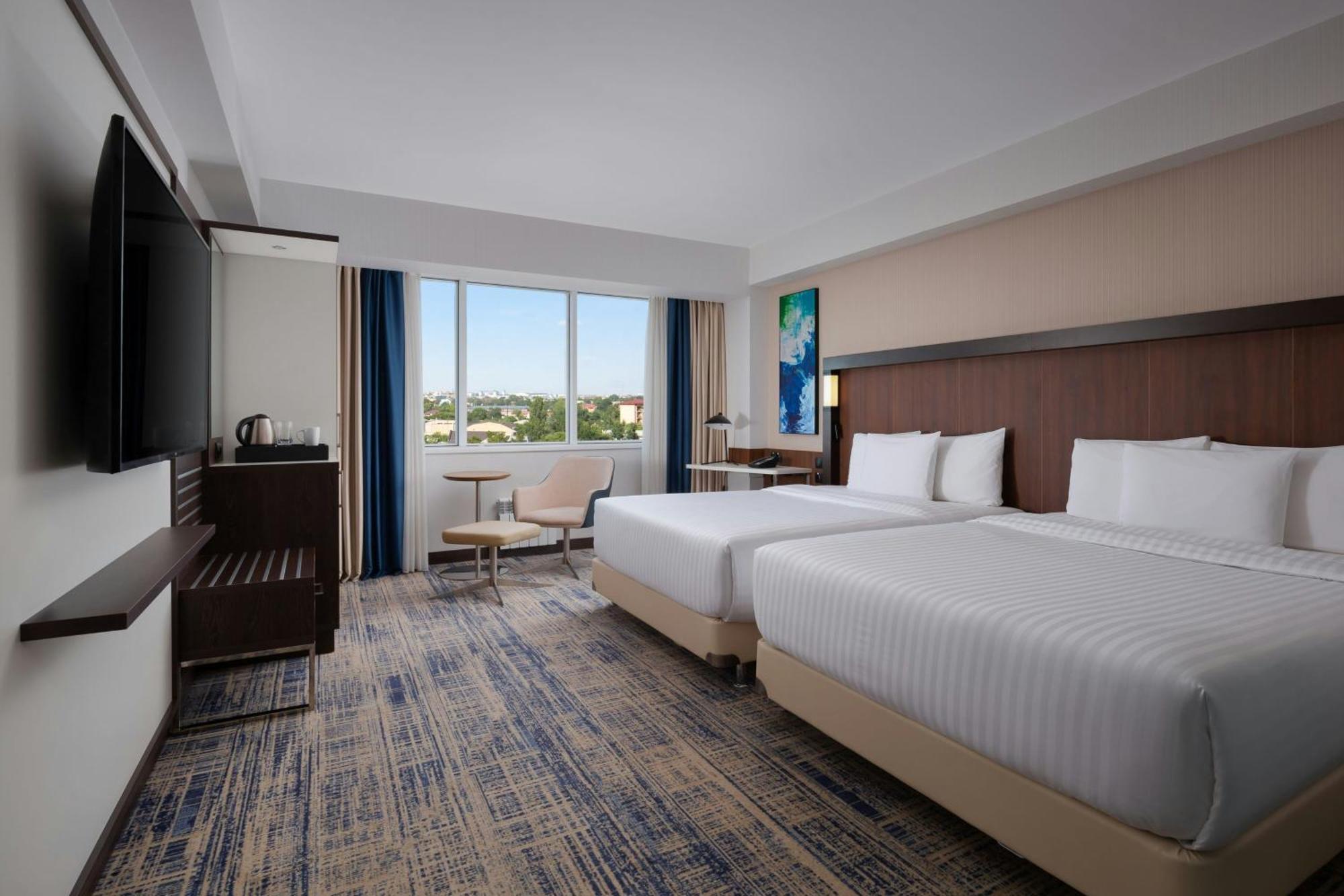 Courtyard By Marriott Tashkent Hotel Bagian luar foto