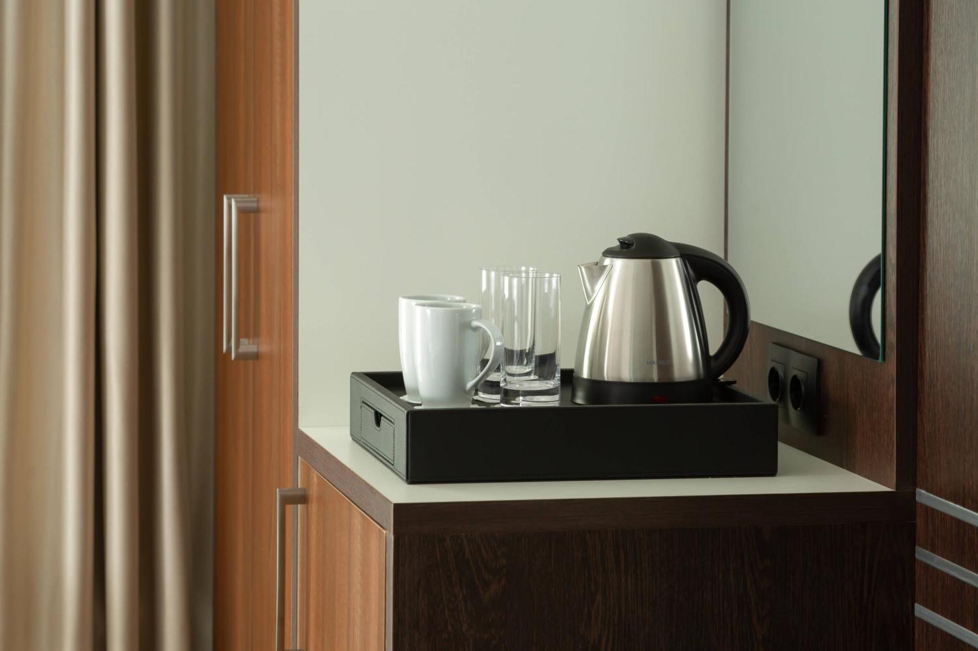Courtyard By Marriott Tashkent Hotel Bagian luar foto