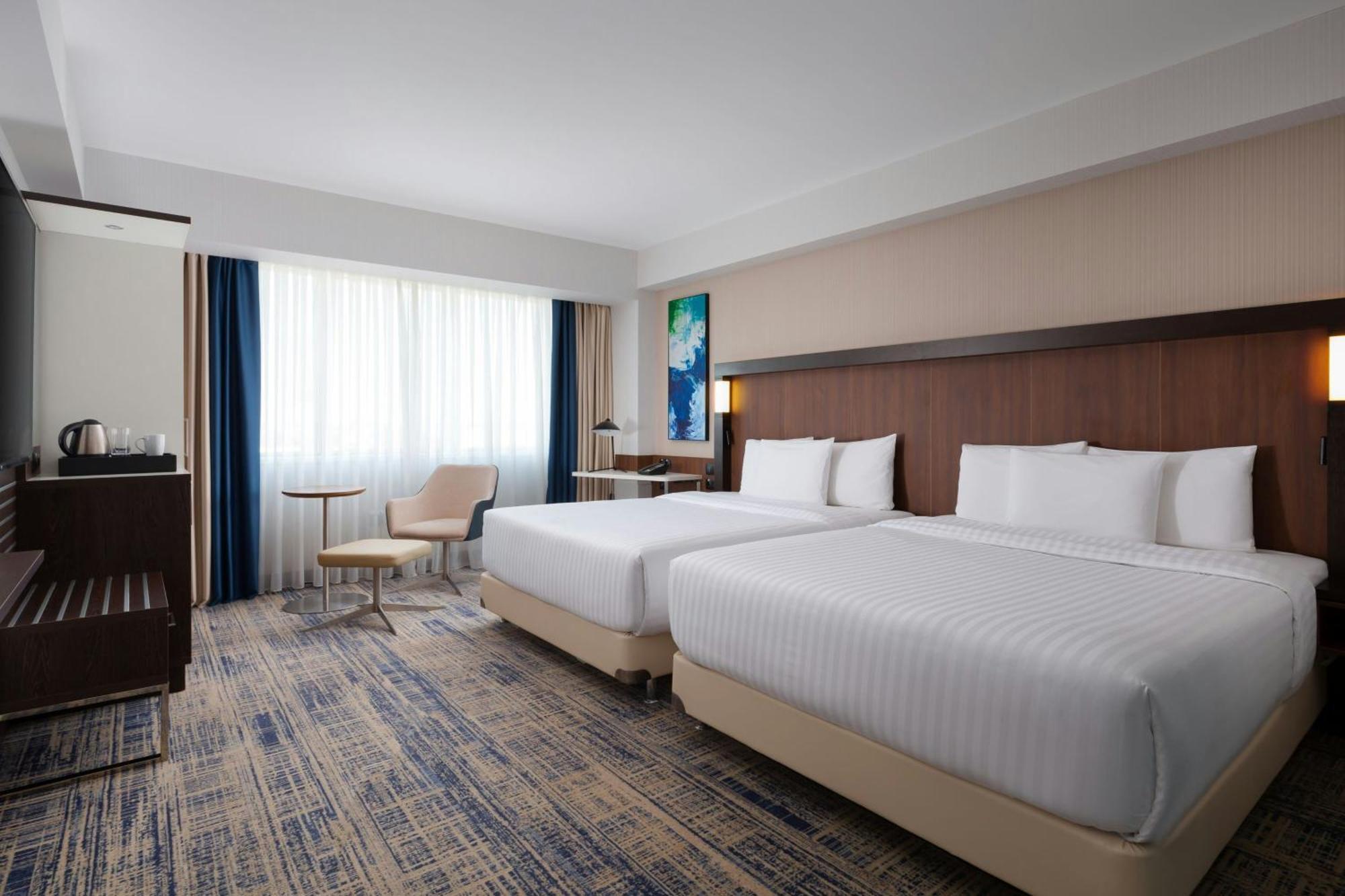 Courtyard By Marriott Tashkent Hotel Bagian luar foto