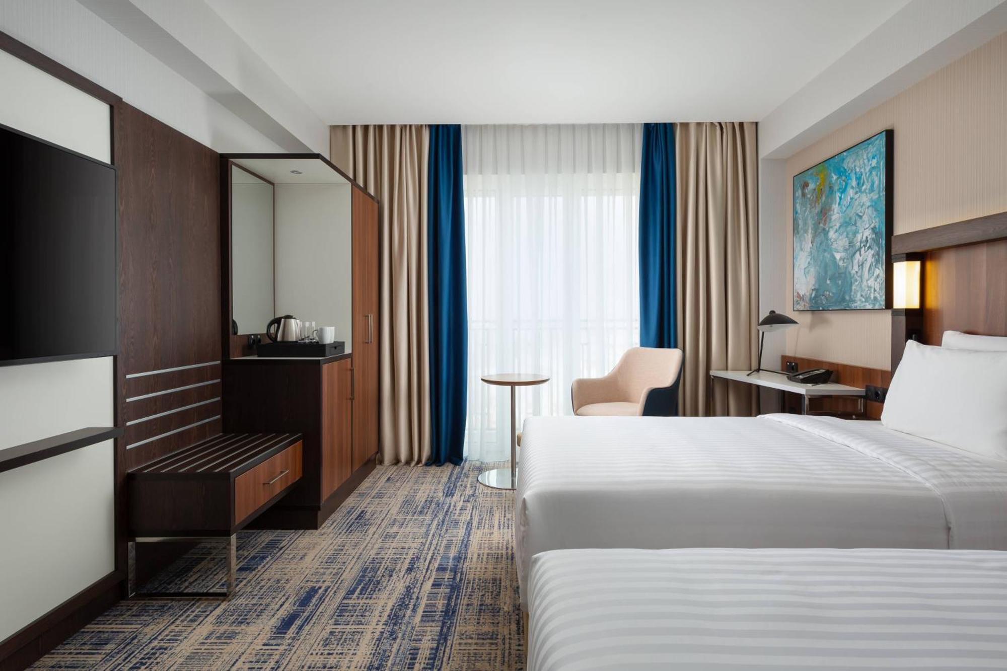 Courtyard By Marriott Tashkent Hotel Bagian luar foto