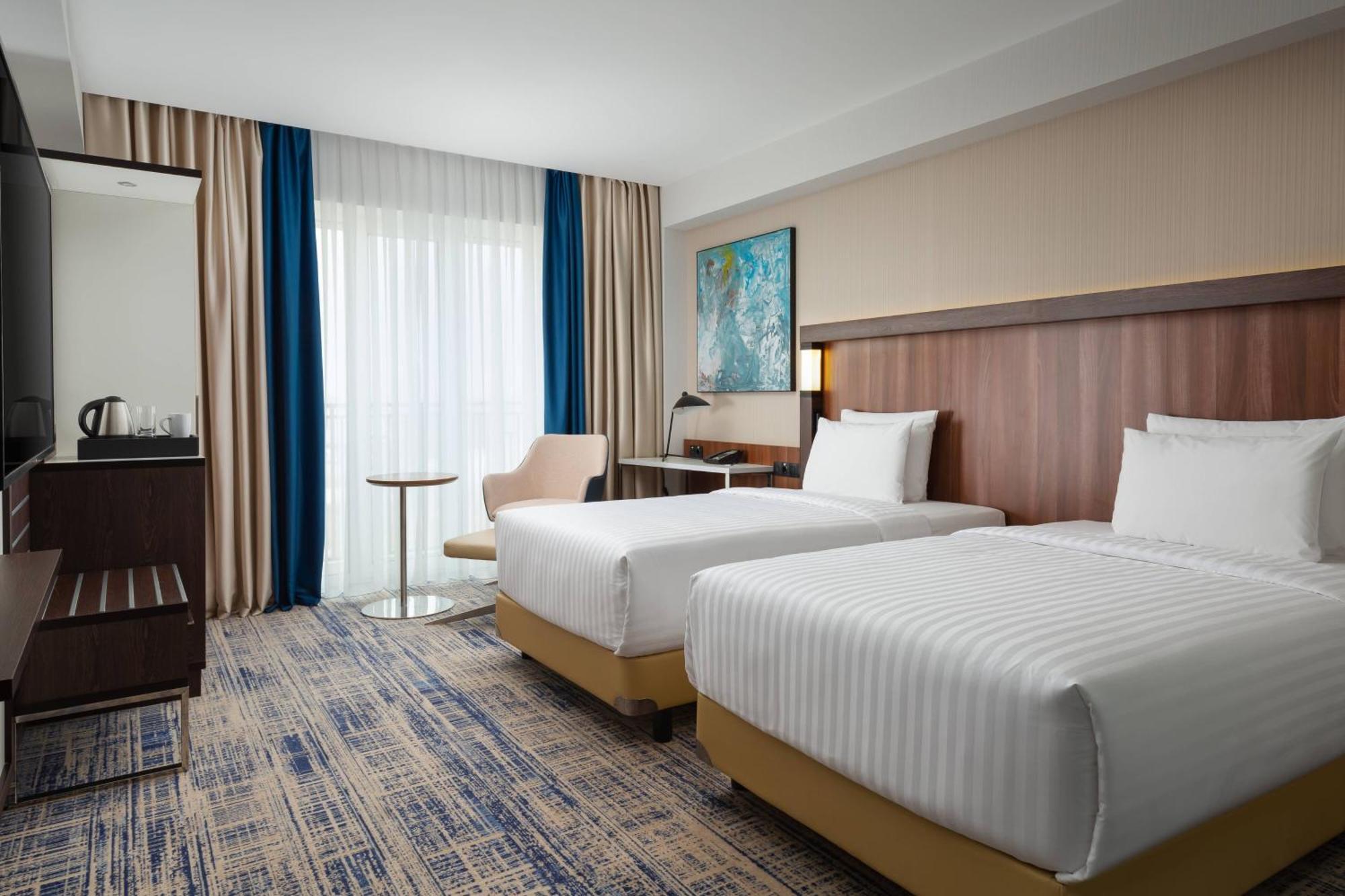Courtyard By Marriott Tashkent Hotel Bagian luar foto