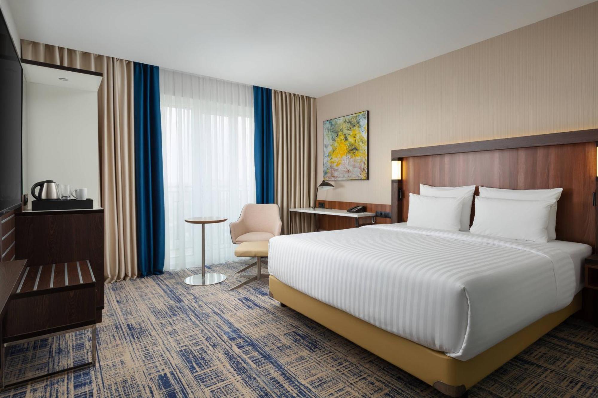 Courtyard By Marriott Tashkent Hotel Bagian luar foto