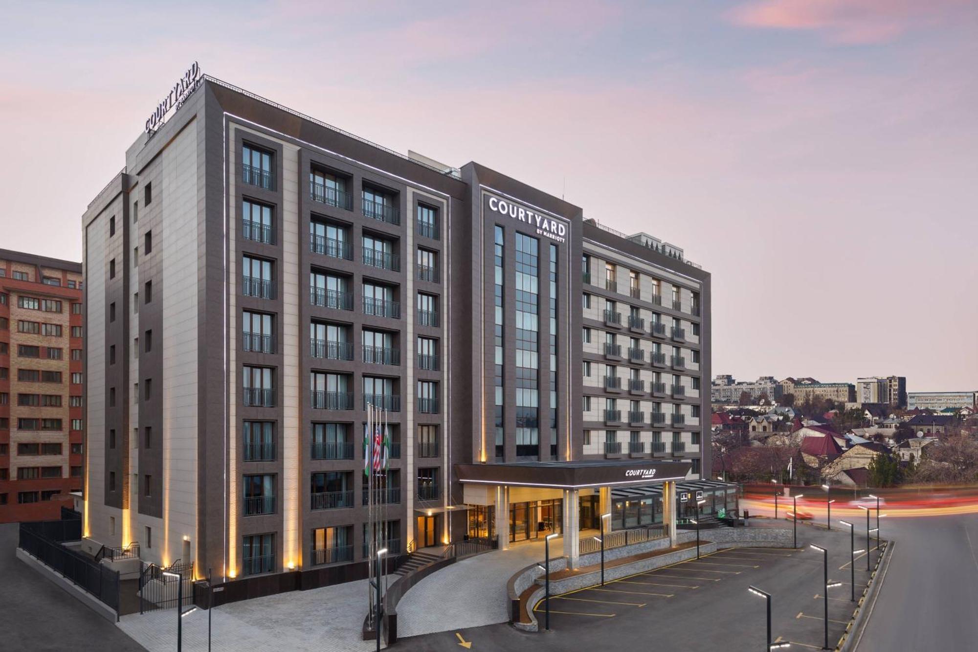 Courtyard By Marriott Tashkent Hotel Bagian luar foto