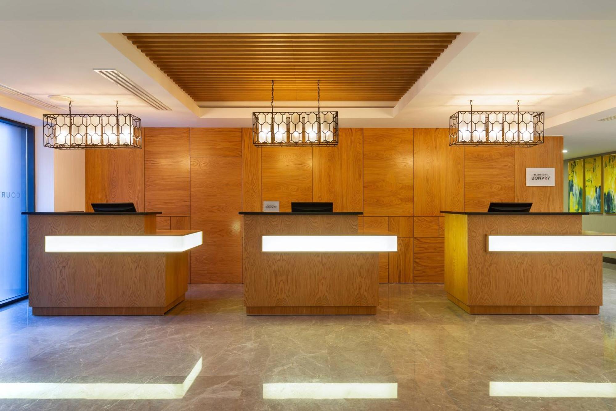 Courtyard By Marriott Tashkent Hotel Bagian luar foto